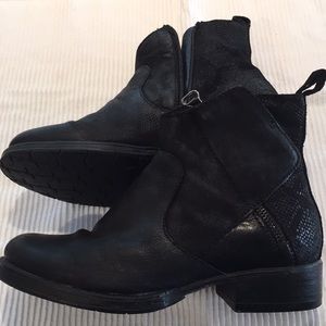MJUS boots